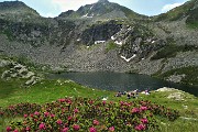 36 Lago di Sopra (2095 m) con Monte Valegino al centro